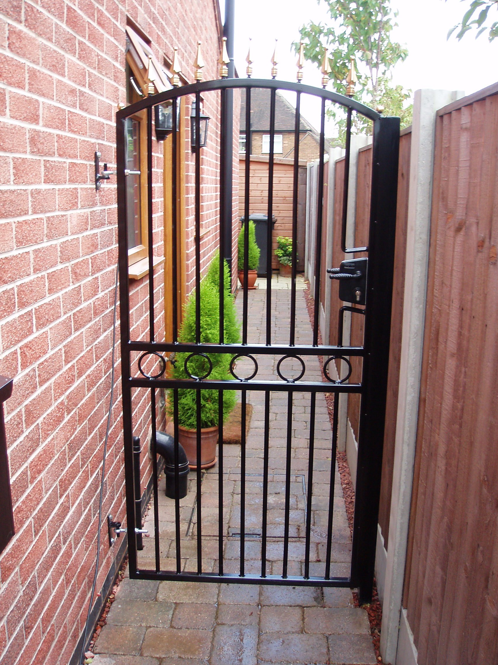 Get a custommade wrought iron gate in Nottingham